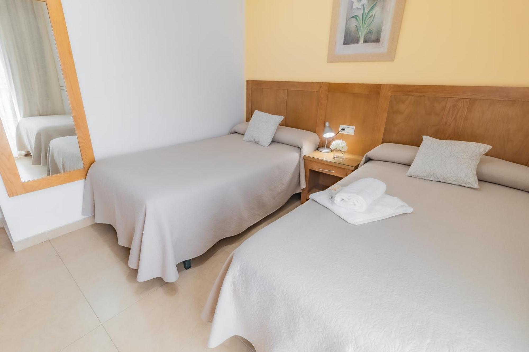 Apartamentos Turisticos Las Yucas Torre Del Mar Exterior foto