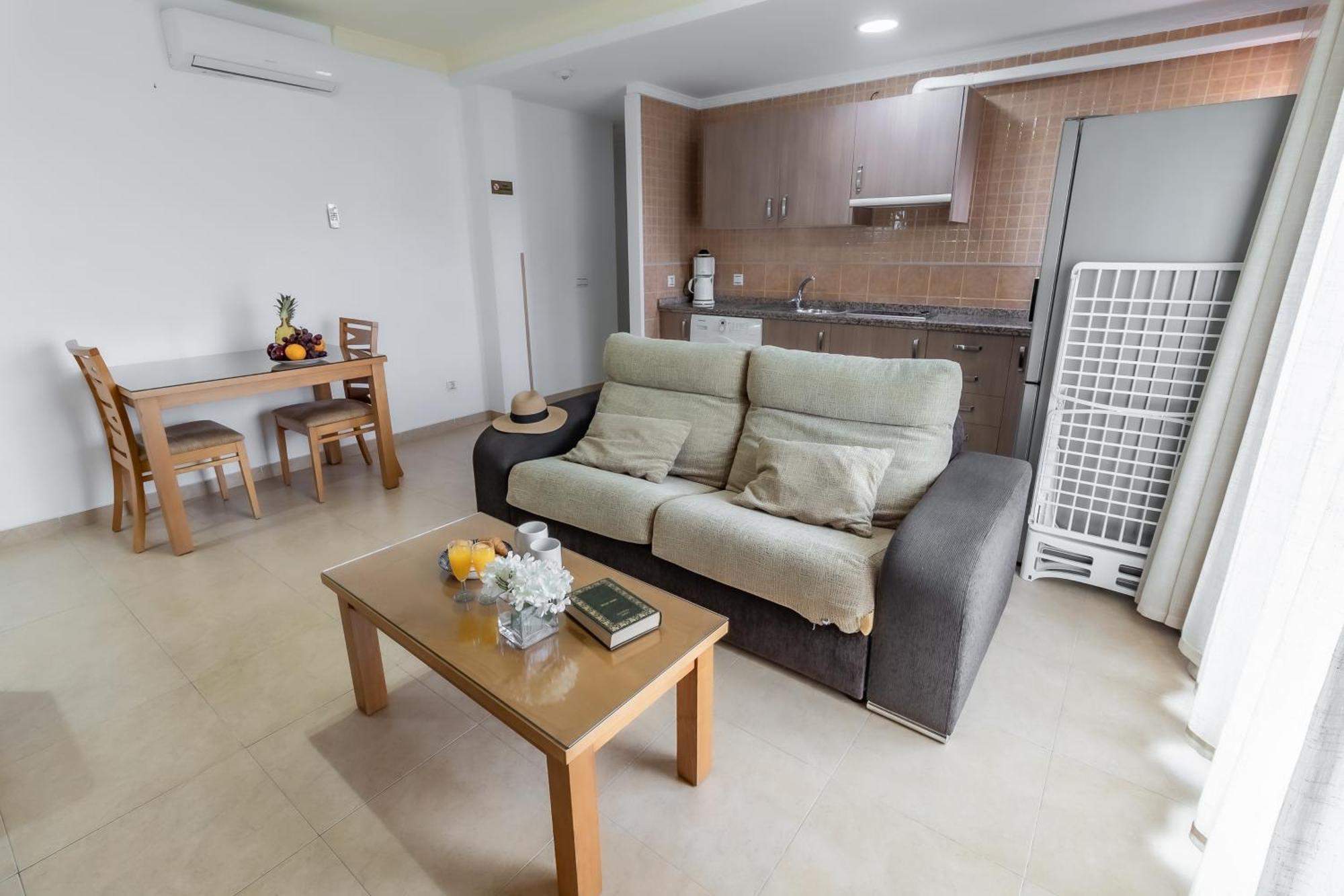 Apartamentos Turisticos Las Yucas Torre Del Mar Exterior foto